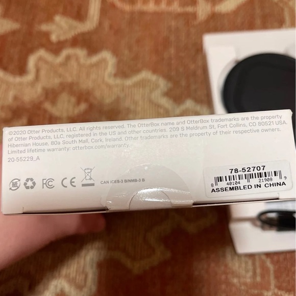 New Otterbox Wireless Charging Pad - Picture 7 of 8